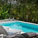 Bohemian Retreat Kefalonia ヴィラ